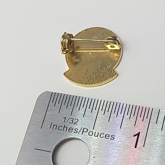 St John Ambulance Lapel Pin First Aid Standard Enamel Green White Gold Black - Picture 3 of 4